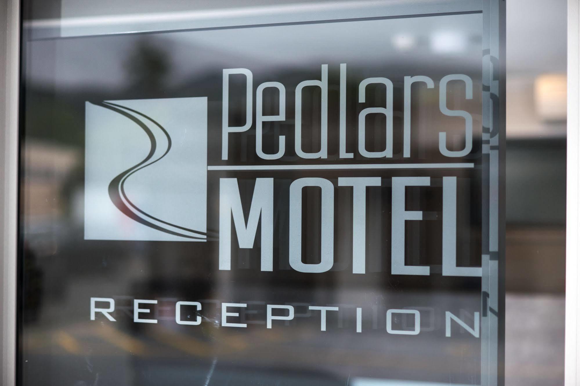 פארואה Pedlars Motel מראה חיצוני תמונה